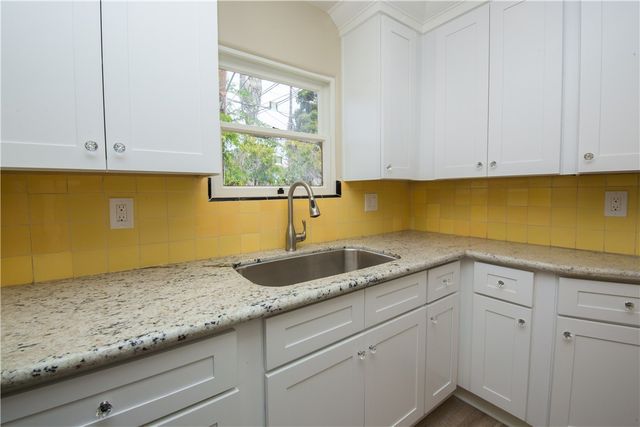 711 W 6th Street 5, Corona, CA 92882