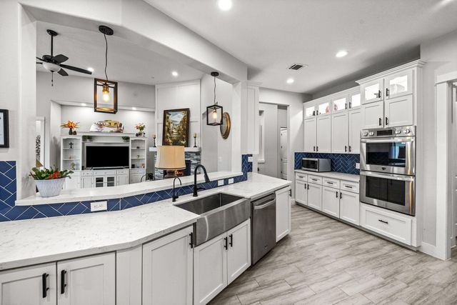 203 Cavalry Trail Drive, Rosharon, TX 77583