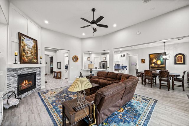 203 Cavalry Trail Drive, Rosharon, TX 77583