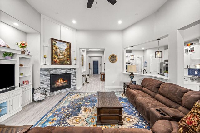 203 Cavalry Trail Drive, Rosharon, TX 77583