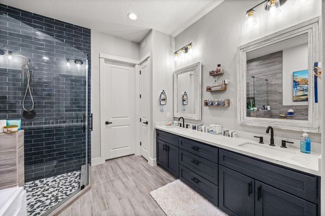 203 Cavalry Trail Drive, Rosharon, TX 77583