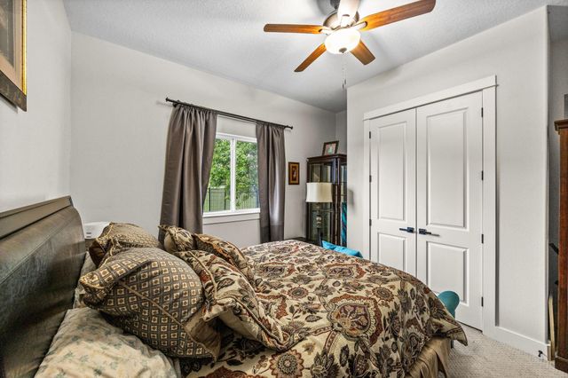 203 Cavalry Trail Drive, Rosharon, TX 77583
