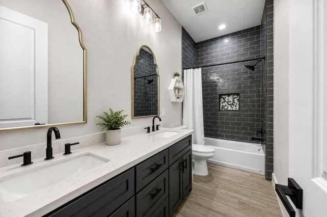 203 Cavalry Trail Drive, Rosharon, TX 77583