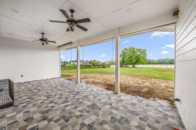 203 Cavalry Trail Drive, Rosharon, TX 77583