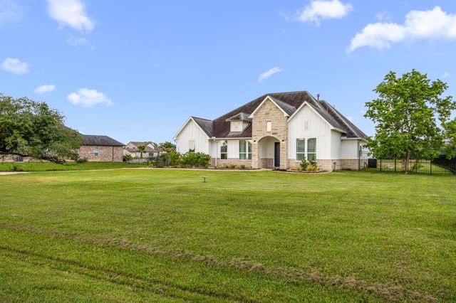 203 Cavalry Trail Drive, Rosharon, TX 77583