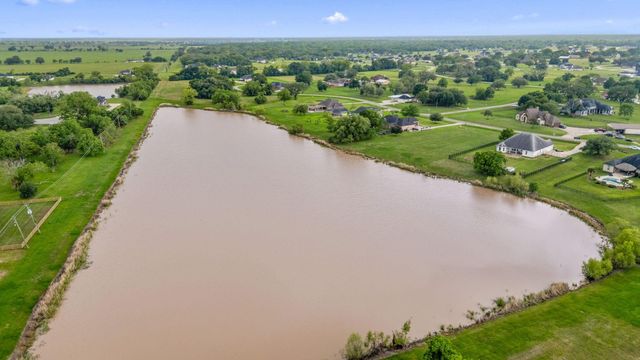 203 Cavalry Trail Drive, Rosharon, TX 77583