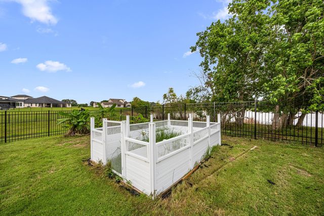 203 Cavalry Trail Drive, Rosharon, TX 77583