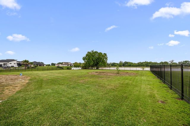 203 Cavalry Trail Drive, Rosharon, TX 77583