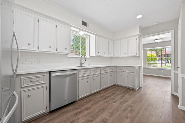 105 Glenmora Court, Conroe, TX 77385