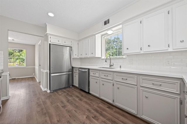 105 Glenmora Court, Conroe, TX 77385