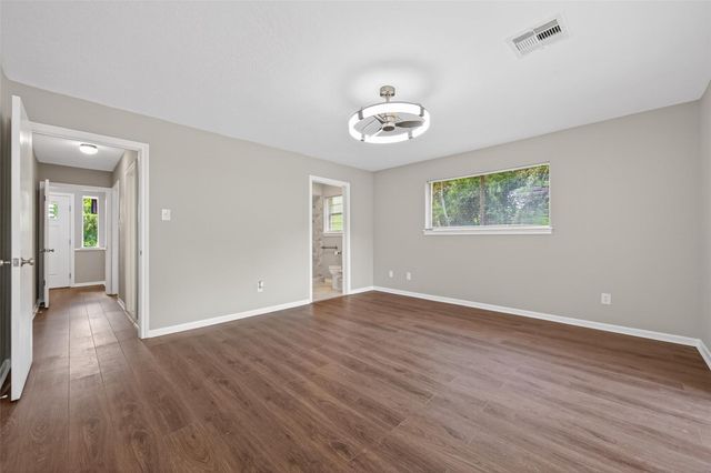 105 Glenmora Court, Conroe, TX 77385