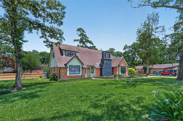 105 Glenmora Court, Conroe, TX 77385