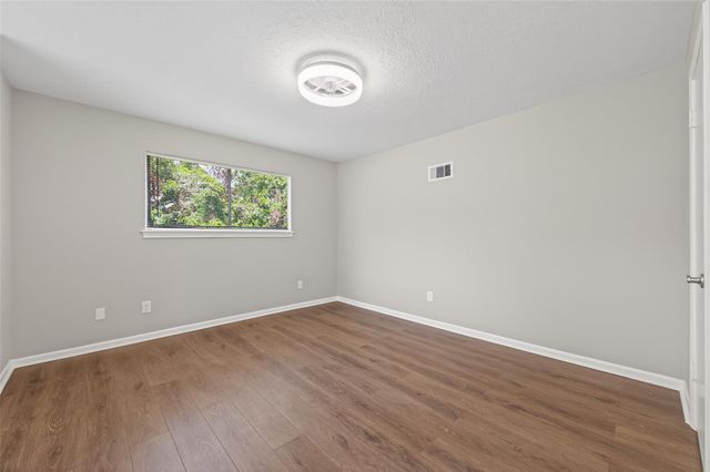 105 Glenmora Court, Conroe, TX 77385