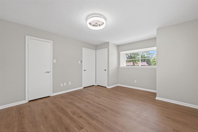 105 Glenmora Court, Conroe, TX 77385