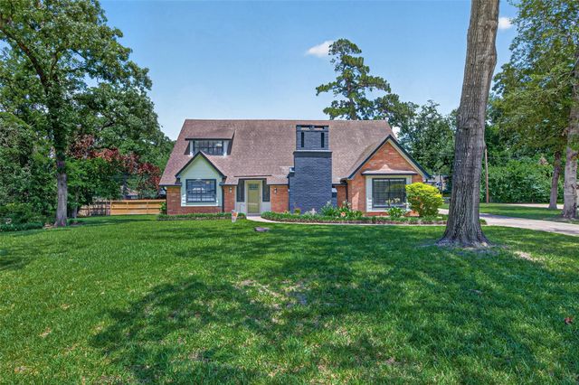 105 Glenmora Court, Conroe, TX 77385