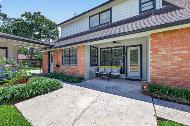 105 Glenmora Court, Conroe, TX 77385