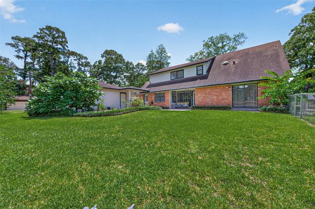 105 Glenmora Court, Conroe, TX 77385