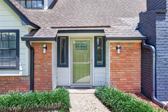 105 Glenmora Court, Conroe, TX 77385