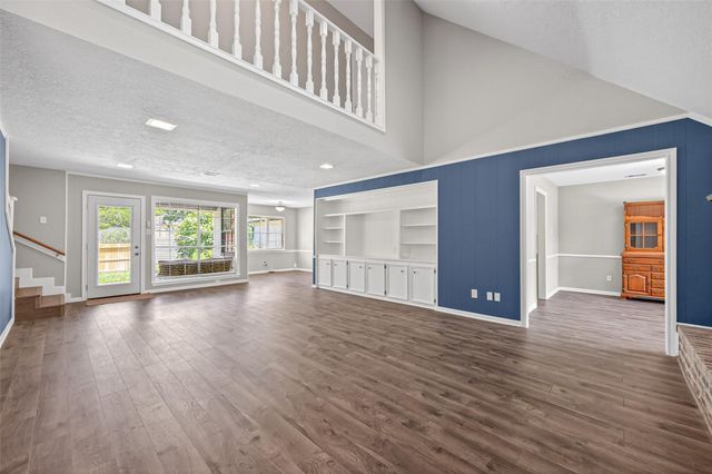 105 Glenmora Court, Conroe, TX 77385