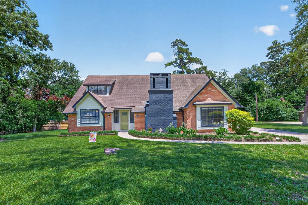 105 Glenmora Court, Conroe, TX 77385