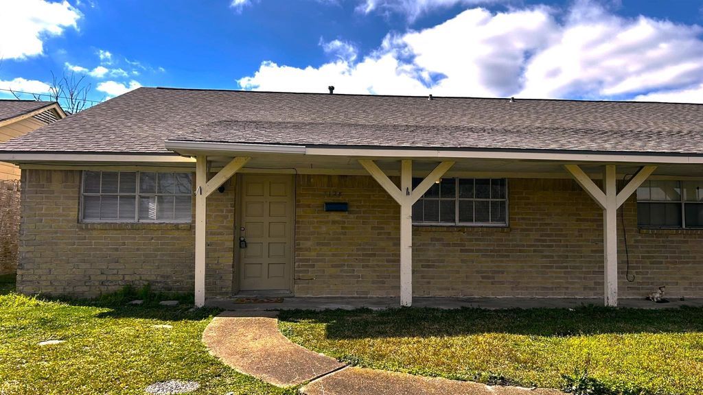 3128 Scotch Moss Lane, La Porte, TX 77571