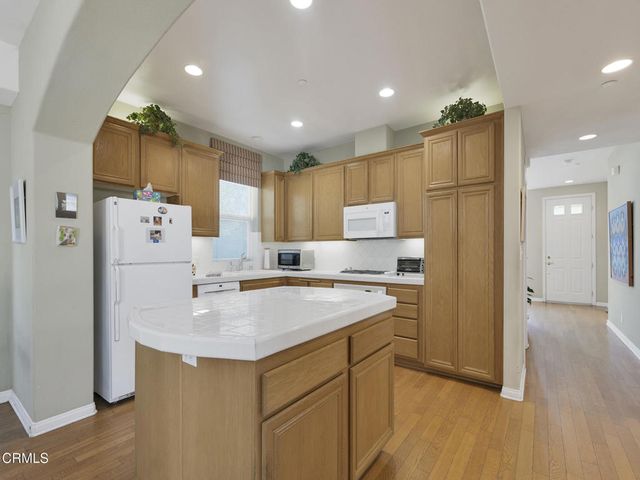 7101 Oso Avenue 16, Winnetka, CA 91306