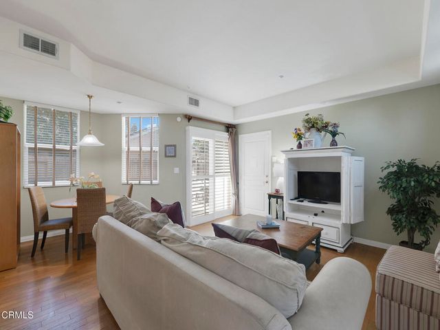 7101 Oso Avenue 16, Winnetka, CA 91306