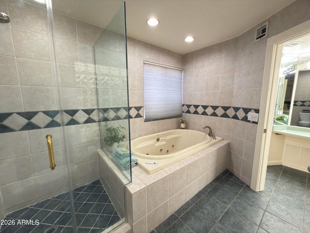 2102 E ALAMEDA Drive, Tempe, AZ 85282