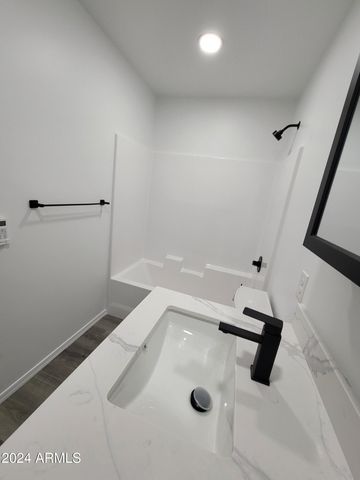 2002 W ADAMS Street, Phoenix, AZ 85009
