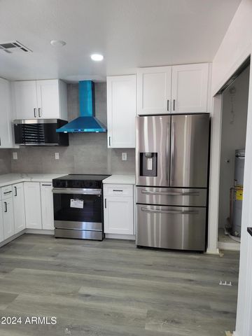 2002 W ADAMS Street, Phoenix, AZ 85009