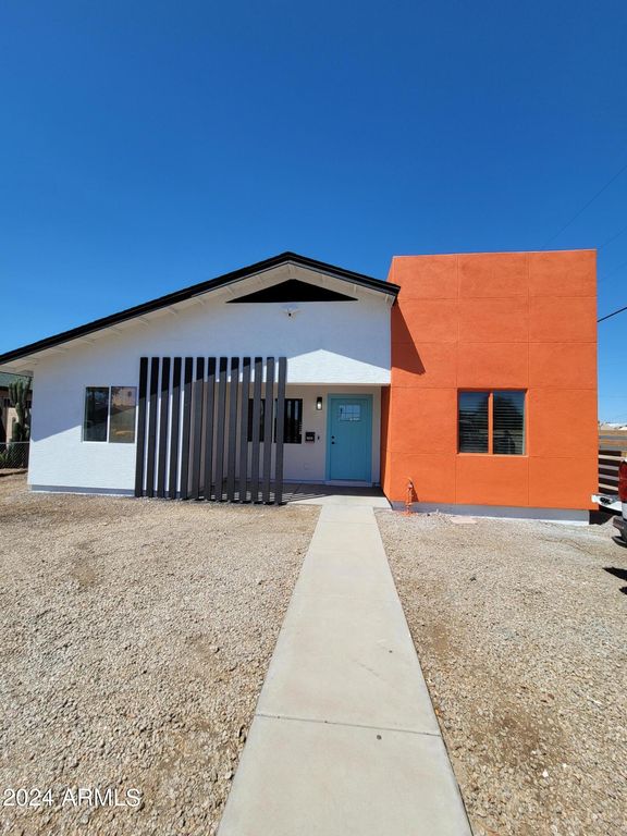 2002 W ADAMS Street, Phoenix, AZ 85009