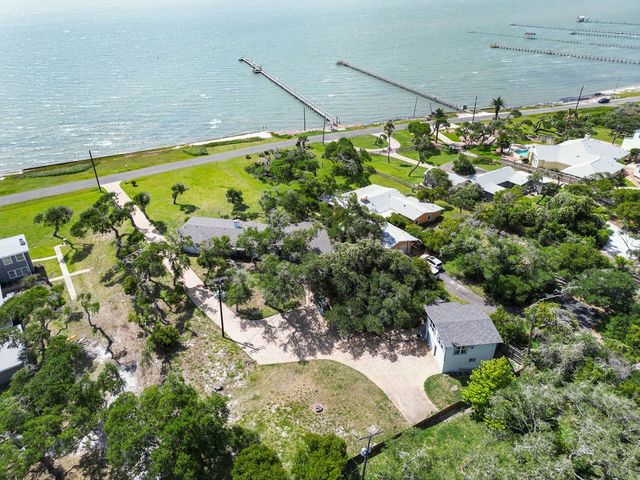 1931 N Fulton Beach Road, Rockport, TX 78382