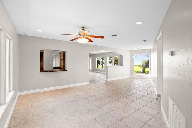 1931 N Fulton Beach Road, Rockport, TX 78382