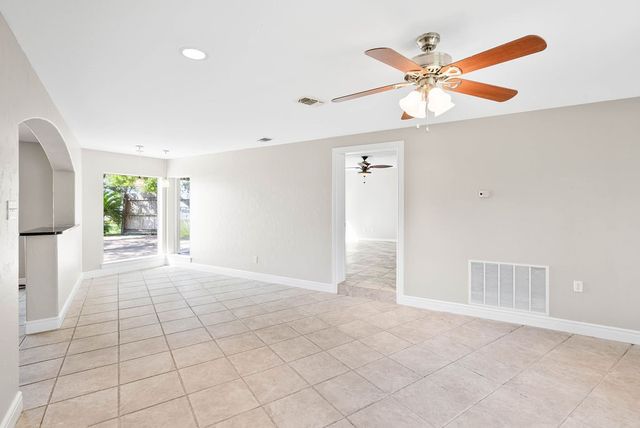 1931 N Fulton Beach Road, Rockport, TX 78382