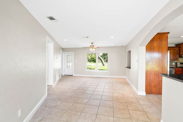 1931 N Fulton Beach Road, Rockport, TX 78382