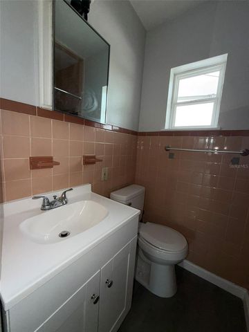 2400 25TH STREET N A, St Petersburg, FL 33713