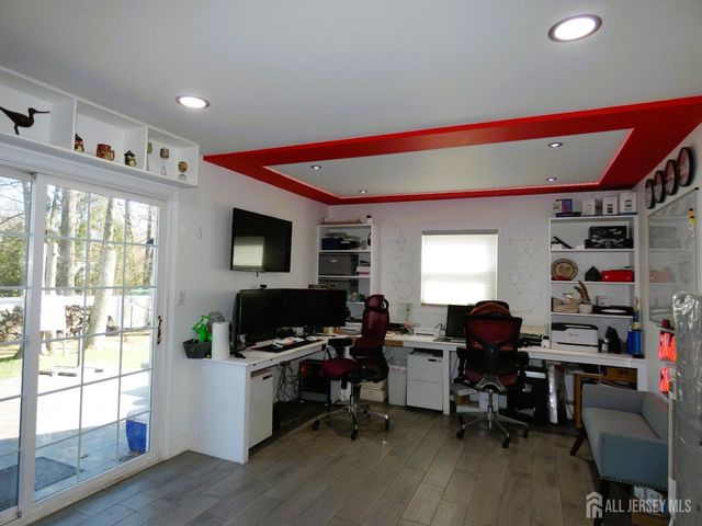 10 Falcon Drive, Edison, NJ 08820