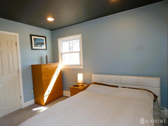 10 Falcon Drive, Edison, NJ 08820