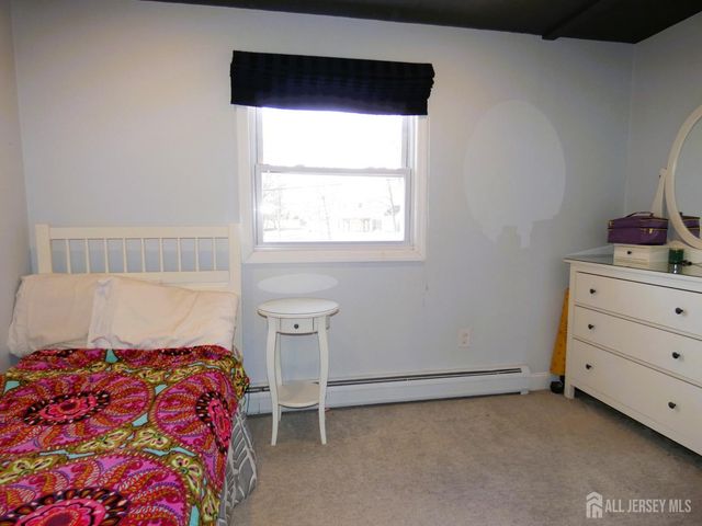 10 Falcon Drive, Edison, NJ 08820