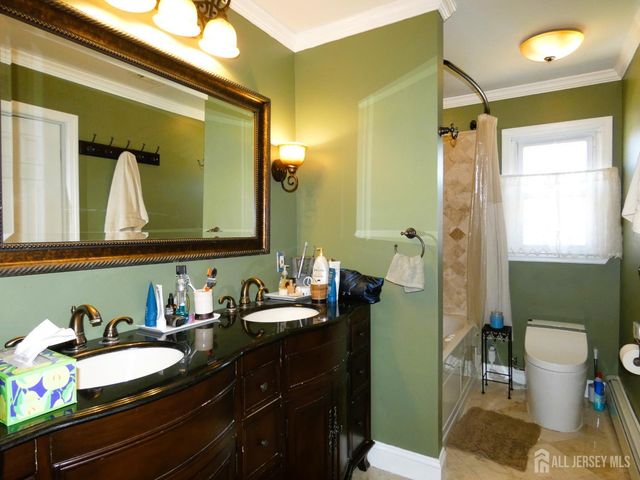 10 Falcon Drive, Edison, NJ 08820