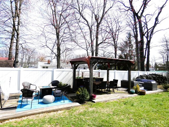 10 Falcon Drive, Edison, NJ 08820