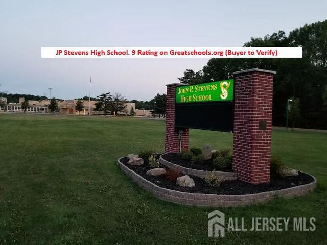 10 Falcon Drive, Edison, NJ 08820