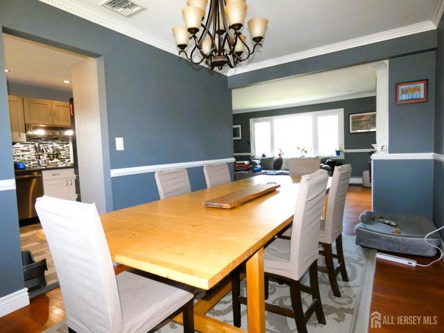 10 Falcon Drive, Edison, NJ 08820