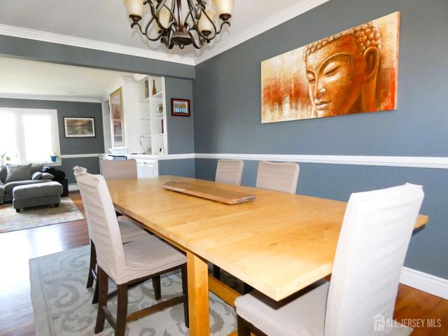 10 Falcon Drive, Edison, NJ 08820