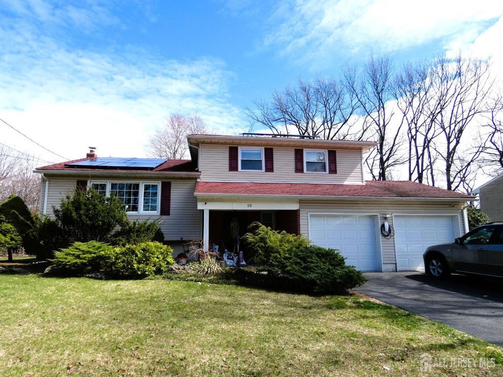 10 Falcon Drive, Edison, NJ 08820