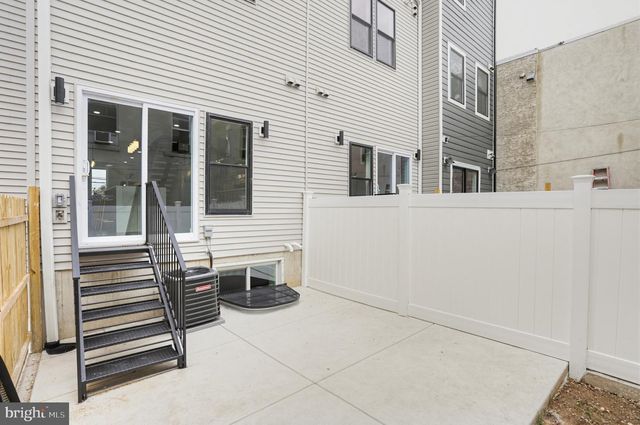 1435 S 8TH ST, Philadelphia, PA 19147