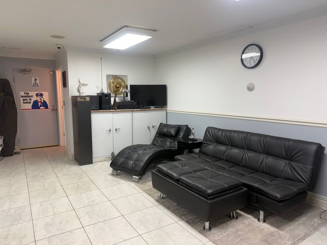 4600 N Cumberland Avenue 1, Chicago, IL 60656