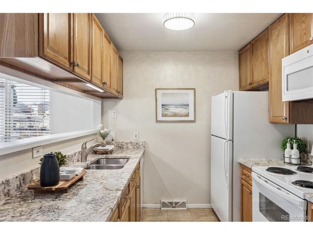 7700 W Glasgow Pl 18-18D, Littleton, CO 80128