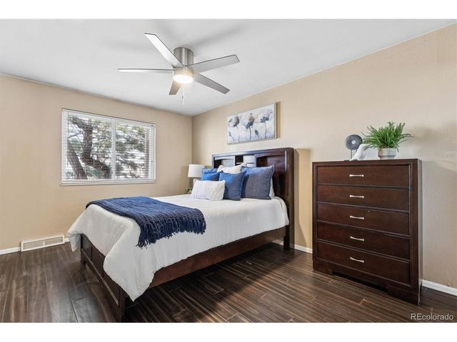 7700 W Glasgow Pl 18-18D, Littleton, CO 80128