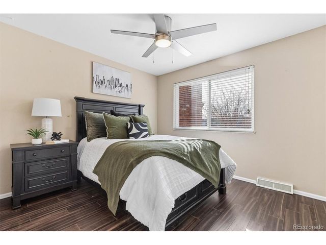 7700 W Glasgow Pl 18-18D, Littleton, CO 80128